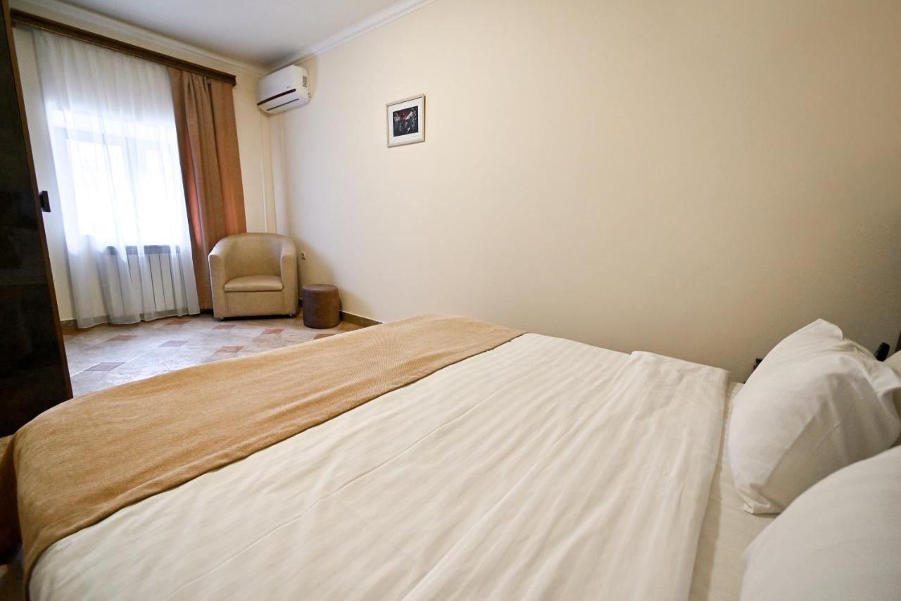 Skyline Hotel